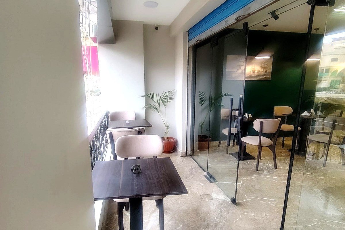 المساحة المفتوحة والممر الداخلي داخل Inspire Workspace